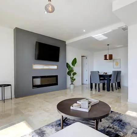 Apartment Modern, Elite Hillside W/sea & Mountain Views